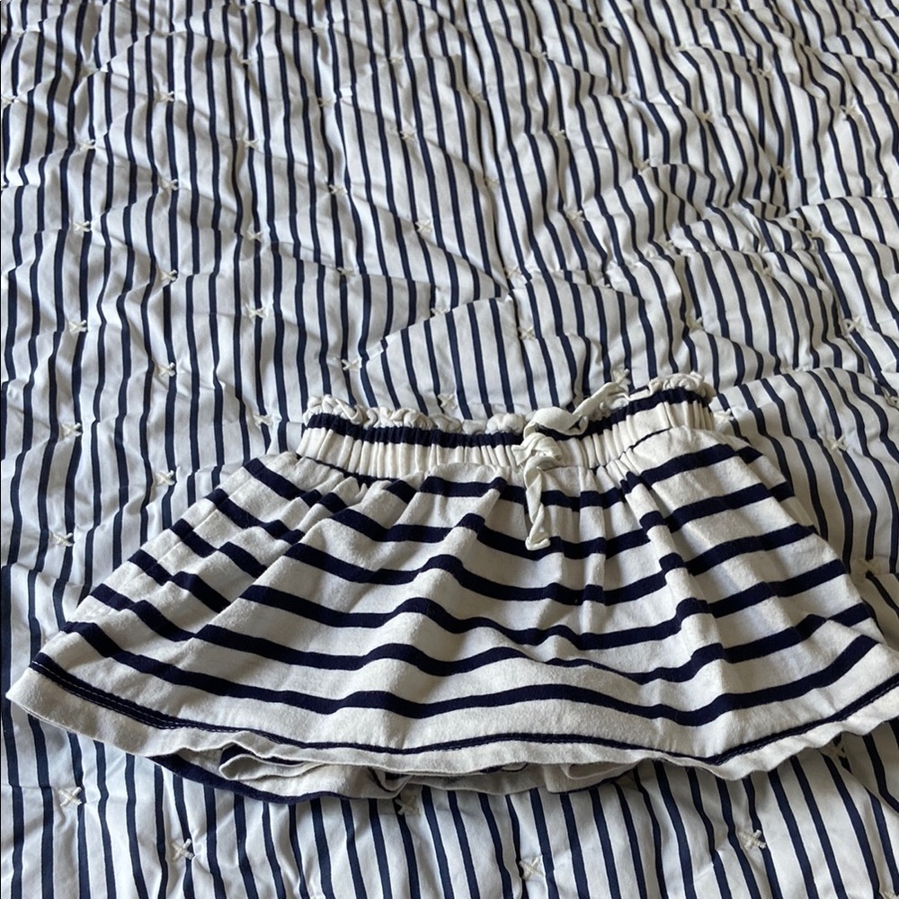 3/$15 Gap Striped Navy and White Skort 2T